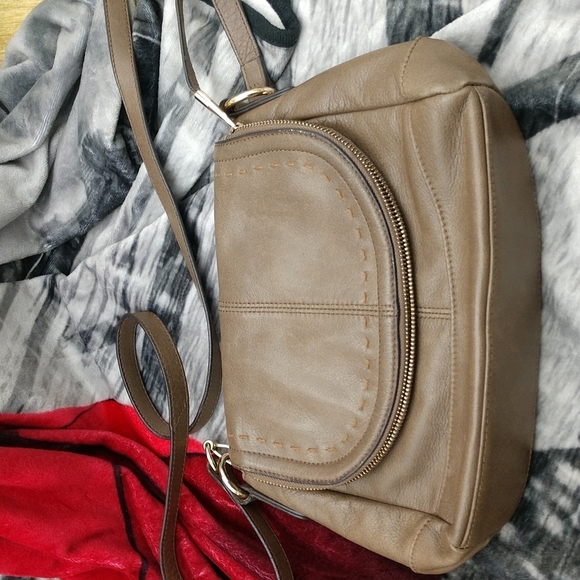 B. makowski tan leather purse - Picture 1 of 9